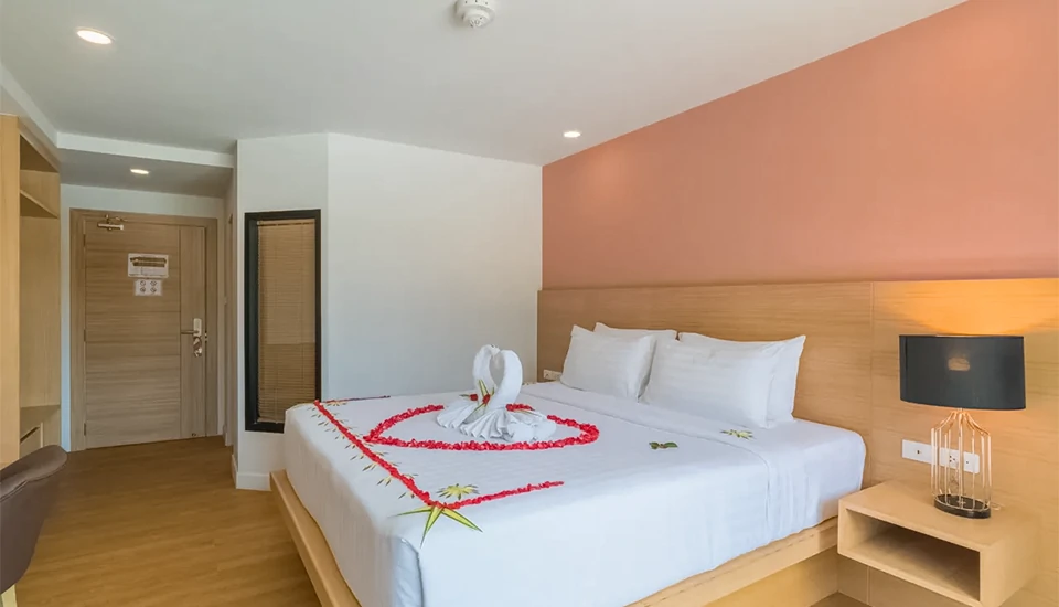 هتل نیو اسکوئر پتونگ پوکت